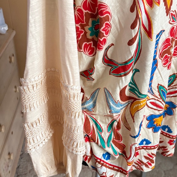 Floral Print Cream Top - Picture 3 of 5